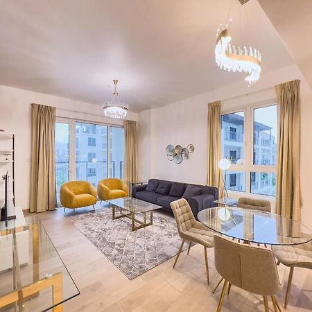 Lovely 2-Bedroom Vacation Home Near Beach Dubai Esterno foto