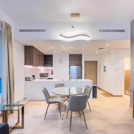 Lovely 2-Bedroom Vacation Home Near Beach Dubai Esterno foto