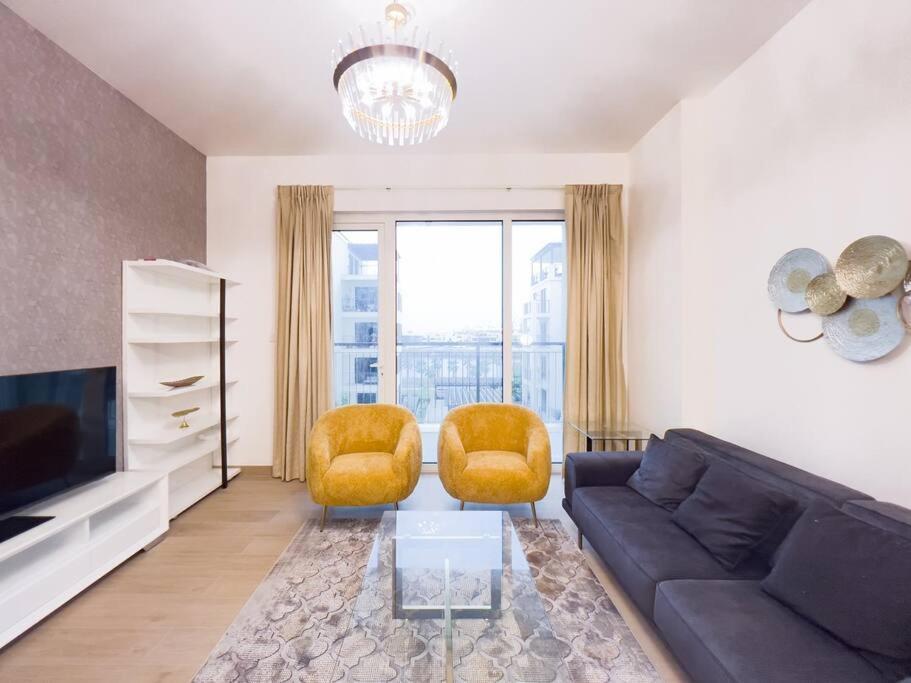 Lovely 2-Bedroom Vacation Home Near Beach Dubai Esterno foto