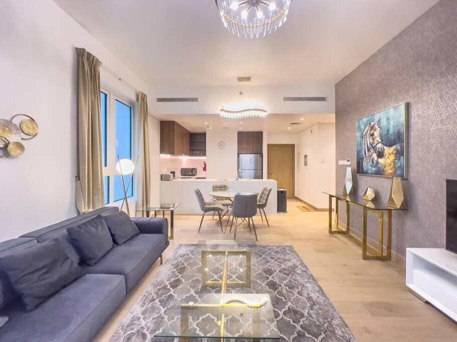 Lovely 2-Bedroom Vacation Home Near Beach Dubai Esterno foto
