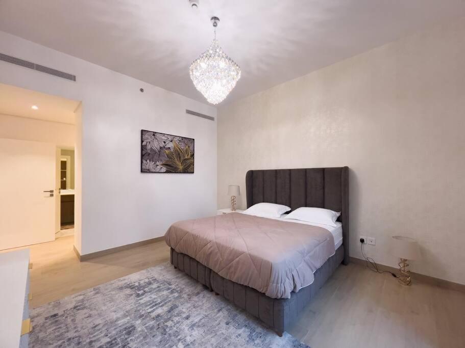Lovely 2-Bedroom Vacation Home Near Beach Dubai Esterno foto