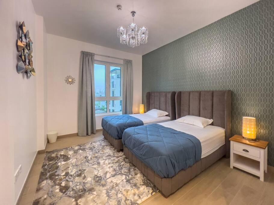 Lovely 2-Bedroom Vacation Home Near Beach Dubai Esterno foto